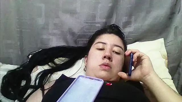 Snapshot of Tu_nubecita chatting on 03-18-25, 06:26 Tu nubecita online show from 03-18-25, 06:26