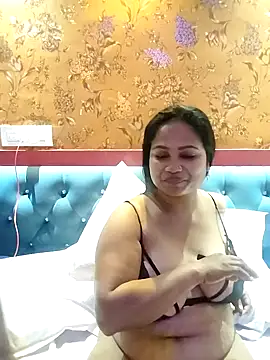 Snapshot of hornysania123 chatting on 02-02-25, 10:06 hornysania123 online show from 02-02-25, 10:06