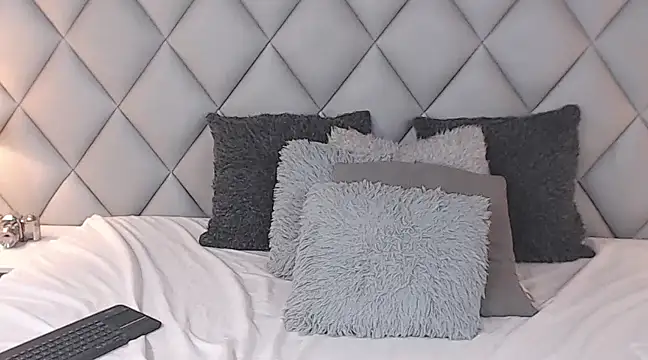 Snapshot of LalyCastro chatting on 02-05-25, 11:06 LalyCastro online show from 02-05-25, 11:06