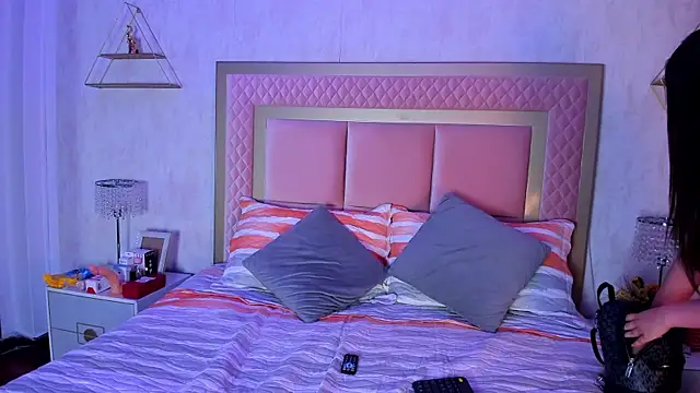 ElhaThomson online show from 02-16-25, 08:44