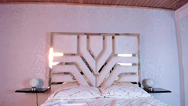 ElhaThomson online show from 10-06-25, 07:55