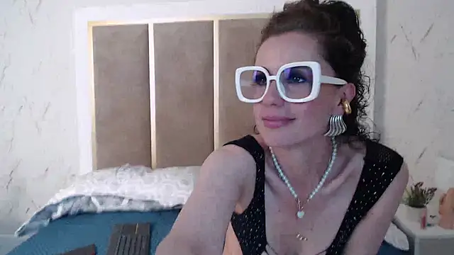 Snapshot of IsabelaWoods chatting on 02-05-25, 09:40 IsabelaWoods online show from 02-05-25, 09:40