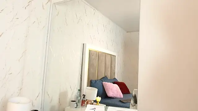 Snapshot of IsabelaWoods chatting on 02-21-25, 08:49 IsabelaWoods online show from 02-21-25, 08:49