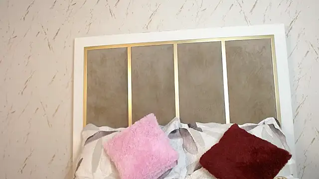 Snapshot of IsabelaWoods chatting on 02-23-25, 08:22 IsabelaWoods online show from 02-23-25, 08:22