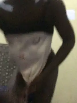 Snapshot of cutee2000 chatting on 02-17-25, 01:25 cutee2000 online show from 02-17-25, 01:25