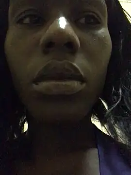 Snapshot of cutee2000 chatting on 02-18-25, 12:15 cutee2000 online show from 02-18-25, 12:15