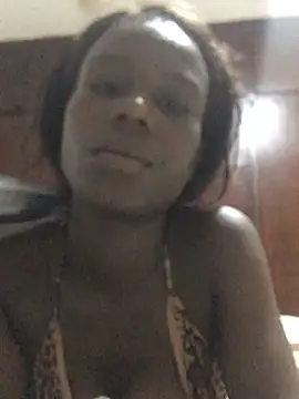 Snapshot of cutee2000 chatting on 02-21-25, 01:55 cutee2000 online show from 02-21-25, 01:55