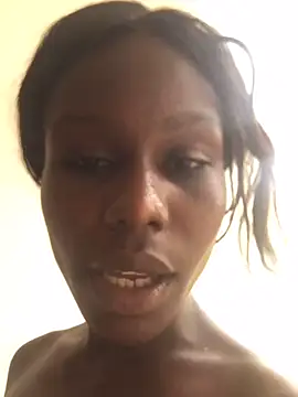 Snapshot of cutee2000 chatting on 03-01-25, 04:00 cutee2000 online show from 03-01-25, 04:00