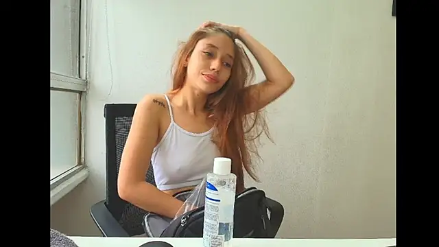 Snapshot of Alaiapink chatting on 02-12-26, 12:55 Alaiapink online show from 02-12-26, 12:55