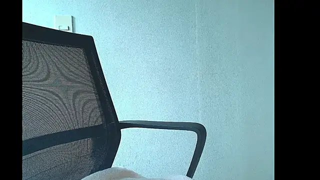 Snapshot of Alaiapink chatting on 02-23-26, 12:57 Alaiapink online show from 02-23-26, 12:57