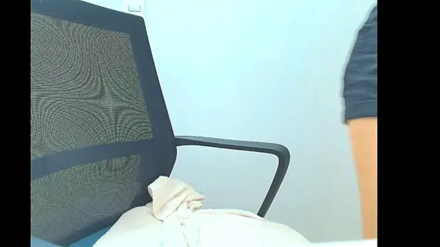 Snapshot of Alaiapink chatting on 02-27-26, 12:05 Alaiapink online show from 02-27-26, 12:05