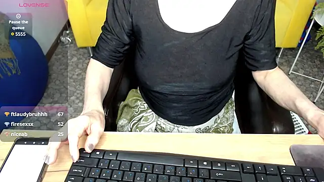 Snapshot of SexyGrandma_ chatting on 02-25-25, 12:47 SexyGrandma  online show from 02-25-25, 12:47