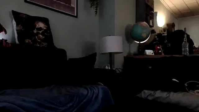 Snapshot of Astrid-Gilbert chatting on 02-24-25, 11:32 Astrid-Gilbert online show from 02-24-25, 11:32