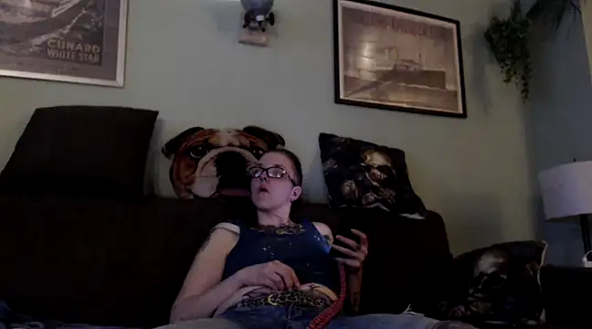 Snapshot of Astrid-Gilbert chatting on 03-01-25, 06:11 Astrid-Gilbert online show from 03-01-25, 06:11