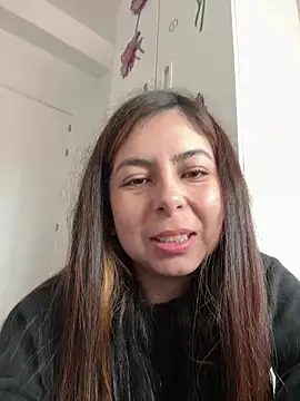 Snapshot of Mar_marz chatting on 03-10-25, 12:04 Mar marz online show from 03-10-25, 12:04