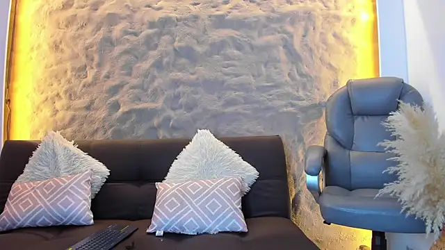 Snapshot of Shanntal_ chatting on 01-29-25, 05:13 Shanntal  online show from 01-29-25, 05:13