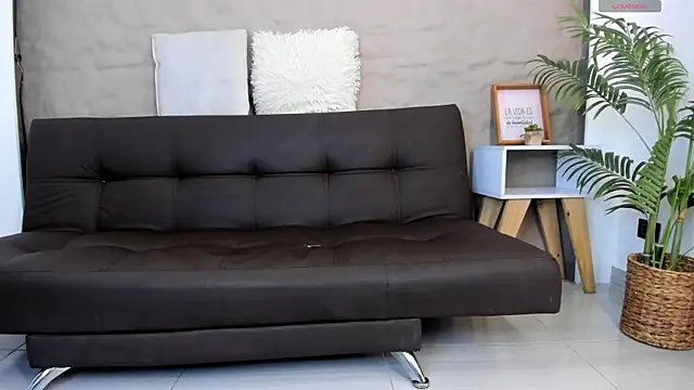 Snapshot of Shanntal_ chatting on 03-10-25, 06:56 Shanntal  online show from 03-10-25, 06:56