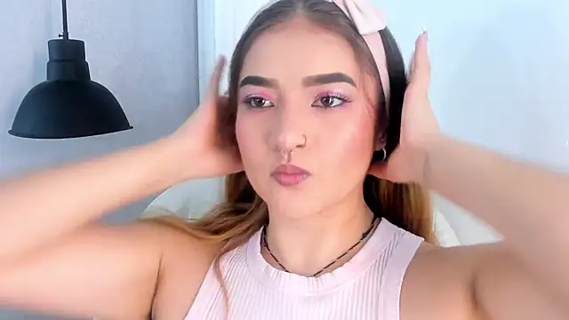 Snapshot of Shanntal_ chatting on 10-09-25, 07:45 Shanntal  online show from 10-09-25, 07:45