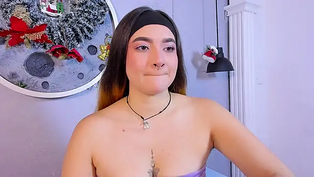 Shanntal  online show from 12-18-25, 07:53