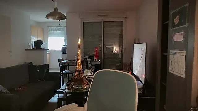 Funnyjul31 online show from 04-19-26, 06:10