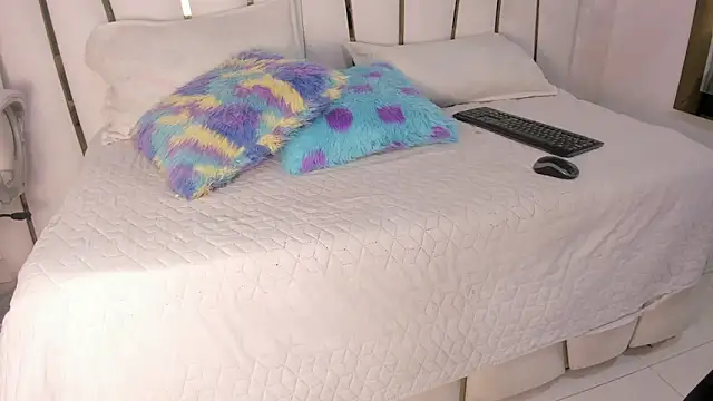 violet gray  online show from 02-15-25, 11:50