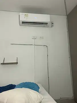 Snapshot of my_cam chatting on 02-05-25, 03:02 my cam online show from 02-05-25, 03:02