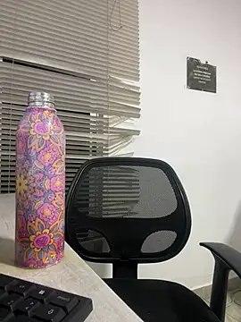 Snapshot of my_cam chatting on 02-15-25, 11:14 my cam online show from 02-15-25, 11:14