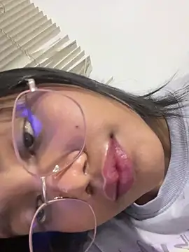 Snapshot of my_cam chatting on 02-18-25, 12:04 my cam online show from 02-18-25, 12:04