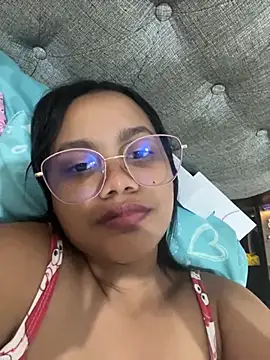 Snapshot of my_cam chatting on 02-20-25, 06:50 my cam online show from 02-20-25, 06:50