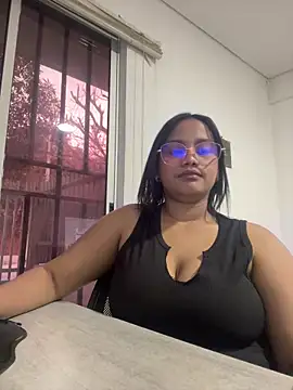 Snapshot of my_cam chatting on 02-26-25, 07:05 my cam online show from 02-26-25, 07:05