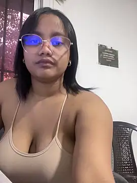 Snapshot of my_cam chatting on 03-01-25, 08:21 my cam online show from 03-01-25, 08:21