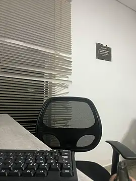 Snapshot of my_cam chatting on 03-08-25, 12:22 my cam online show from 03-08-25, 12:22