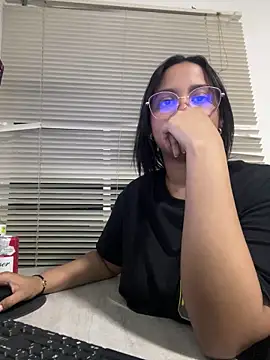 Snapshot of my_cam chatting on 03-14-25, 12:32 my cam online show from 03-14-25, 12:32