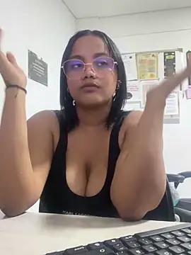 Snapshot of my_cam chatting on 03-15-25, 12:15 my cam online show from 03-15-25, 12:15