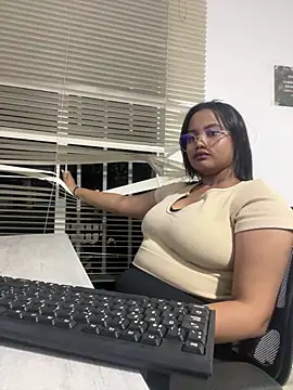 Snapshot of my_cam chatting on 03-20-25, 12:40 my cam online show from 03-20-25, 12:40