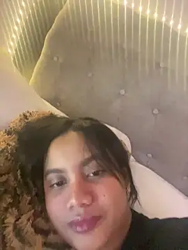 Snapshot of my_cam chatting on 03-20-25, 03:45 my cam online show from 03-20-25, 03:45