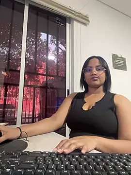 Snapshot of my_cam chatting on 03-20-25, 09:56 my cam online show from 03-20-25, 09:56