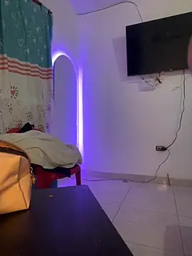 Snapshot of my_cam chatting on 11-21-25, 08:51 my cam online show from 11-21-25, 08:51