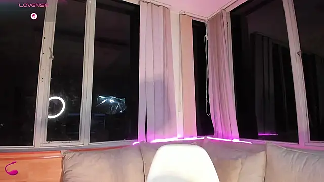 Snapshot of Little__Linda chatting on 09-24-25, 03:43 Little  Linda online show from 09-24-25, 03:43