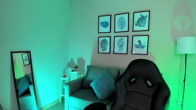 Snapshot of nina__dixon chatting on 09-18-25, 10:01 nina dixon online show from 09-18-25, 10:01