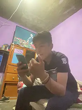 Snapshot of EduardoEspinoza12 chatting on 02-19-25, 08:33 EduardoEspinoza12 online show from 02-19-25, 08:33