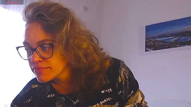 Ju-Hot online show from 10-22-25, 01:00