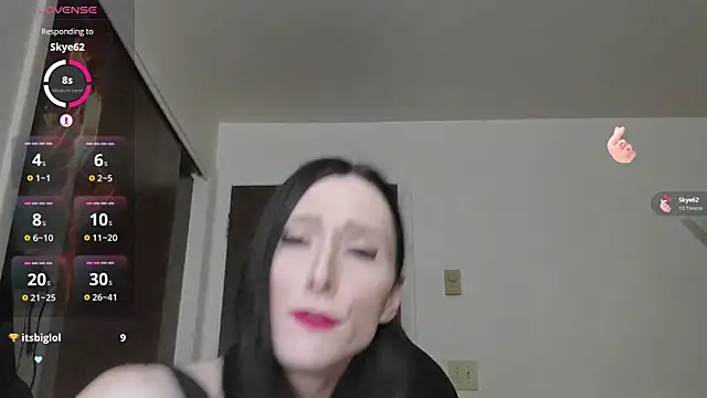 Ivyrose4999 online show from 06-18-26, 02:54