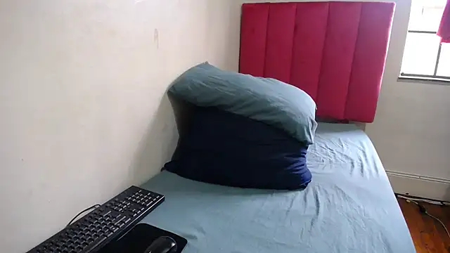 Snapshot of Mywife777 chatting on 03-01-25, 02:02 Mywife777 online show from 03-01-25, 02:02