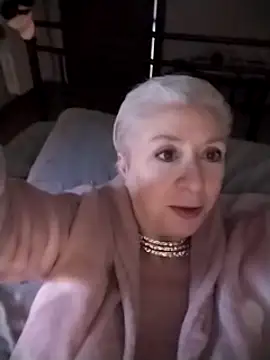 Snapshot of divinaerotica chatting on 02-23-25, 02:57 divinaerotica online show from 02-23-25, 02:57