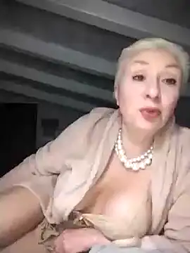 Snapshot of divinaerotica chatting on 02-28-25, 06:09 divinaerotica online show from 02-28-25, 06:09