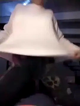 Snapshot of divinaerotica chatting on 11-07-25, 06:19 divinaerotica online show from 11-07-25, 06:19