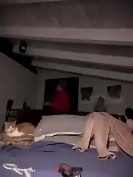 Snapshot of divinaerotica chatting on 11-17-25, 05:30 divinaerotica online show from 11-17-25, 05:30