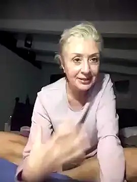 Snapshot of divinaerotica chatting on 11-22-25, 09:36 divinaerotica online show from 11-22-25, 09:36