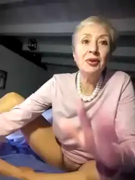 Snapshot of divinaerotica chatting on 11-26-25, 03:35 divinaerotica online show from 11-26-25, 03:35